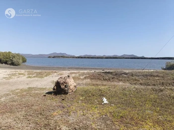 GBA_2830 | TERRENO DE PLAYA CURVA ANTES DE LA CUEVA DE LOS MUERCIÉLAGOS ( EL MAVIRI) | GARZA Bienes Raíces & Avalúos